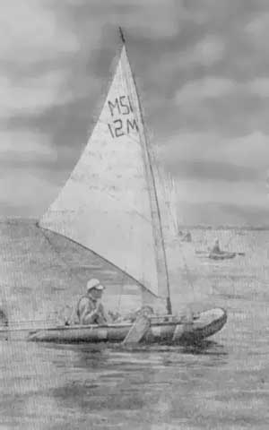Надувная лодка «Волна» (производство ПО «Ярославрезинотехника») с парусным вооружением конструкции В. М. Перегудова.