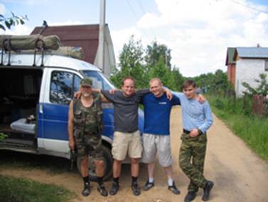Скоро в путь,
слева направо: Пётр Ильич, Илья, Коля, Гена.